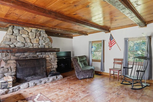 32 East Lull Place, New Boston, NH 03070
