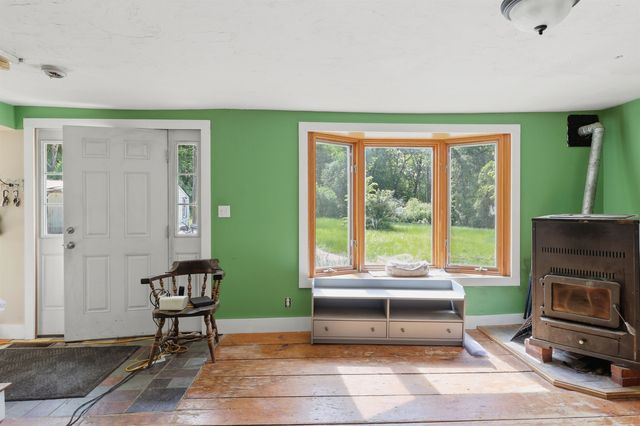 32 East Lull Place, New Boston, NH 03070