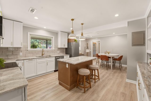 7747 Ovaldale Drive, North Charleston, SC 29418