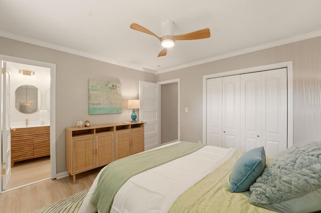 7747 Ovaldale Drive, North Charleston, SC 29418