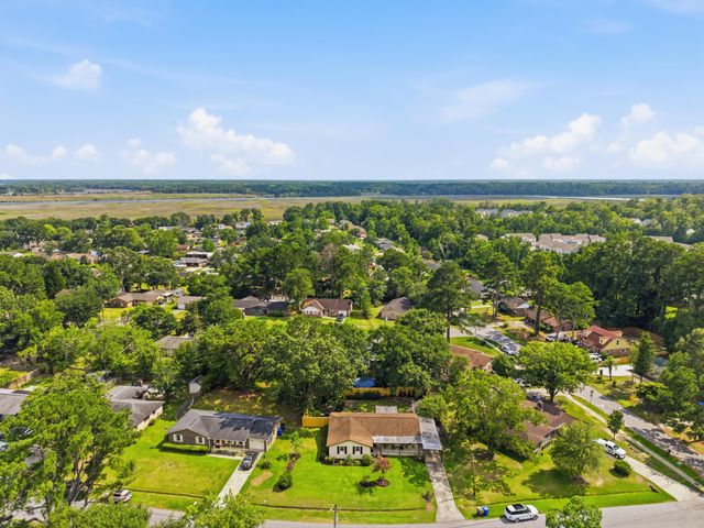 7747 Ovaldale Drive, North Charleston, SC 29418