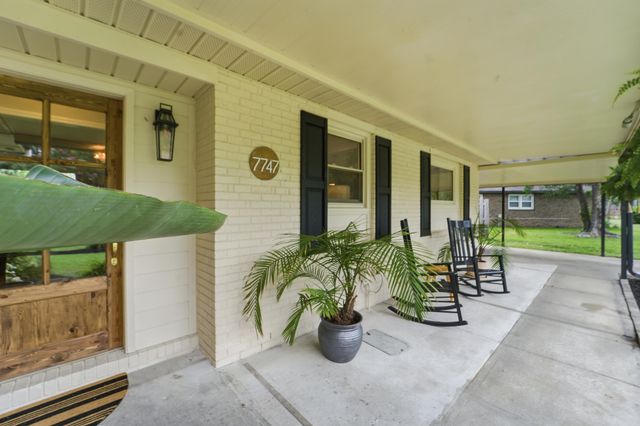 7747 Ovaldale Drive, North Charleston, SC 29418