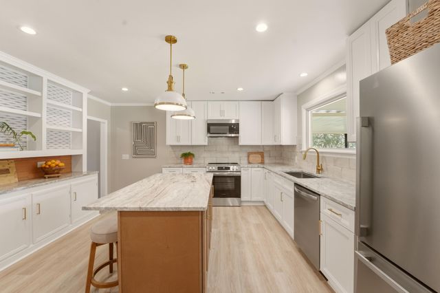 7747 Ovaldale Drive, North Charleston, SC 29418