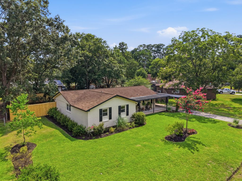 7747 Ovaldale Drive, North Charleston, SC 29418