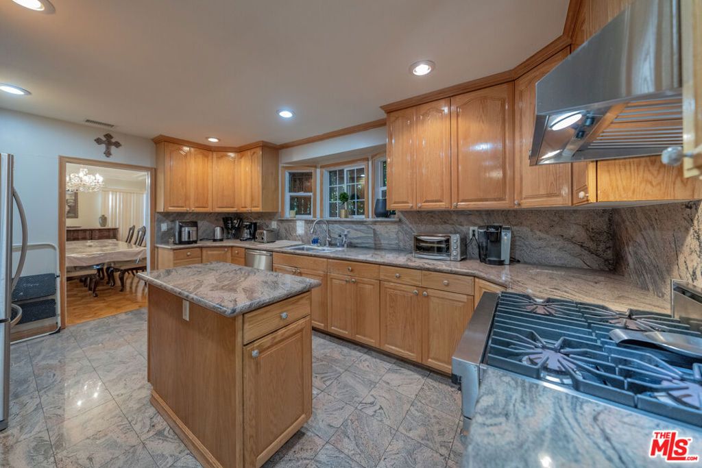 516 N Crescent Heights Boulevard, Los Angeles, CA 90048 — photo 5