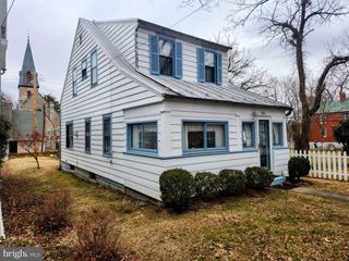 203 W NEW W, Shepherdstown, WV 25443
