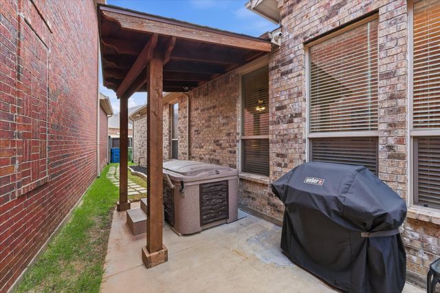 2449 Embleton Drive, Lewisville, TX 75067