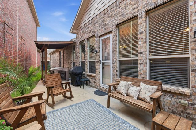 2449 Embleton Drive, Lewisville, TX 75067