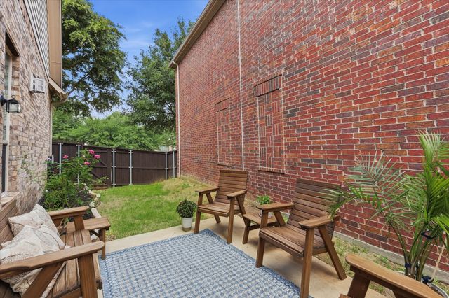 2449 Embleton Drive, Lewisville, TX 75067