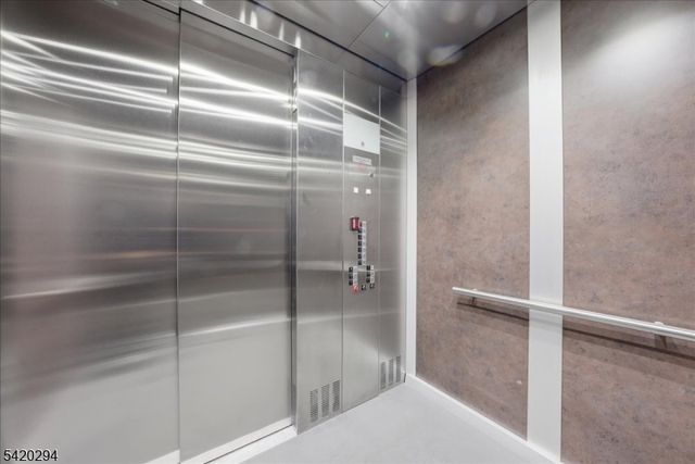 21 Lincoln Park 101, Newark City, NJ 07102