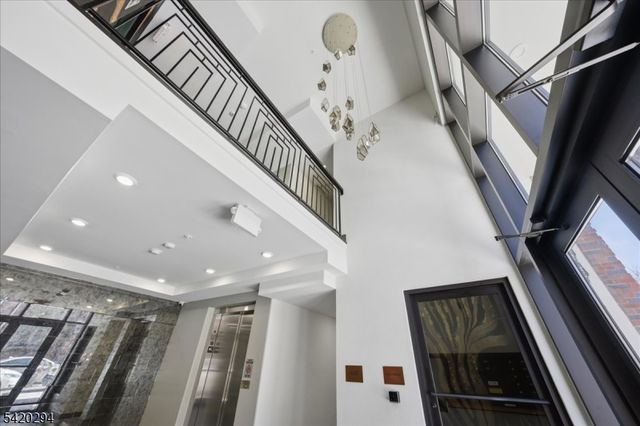 21 Lincoln Park 101, Newark City, NJ 07102