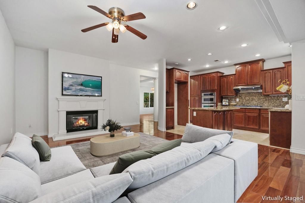 Image 13 of property listing at 12667 Intermezzo Way, San Diego, CA 92130