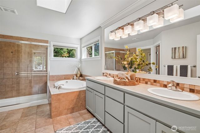 7333 N Creek Loop, Gig Harbor, WA 98335