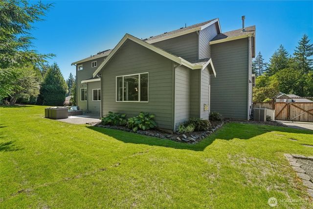 7333 N Creek Loop, Gig Harbor, WA 98335