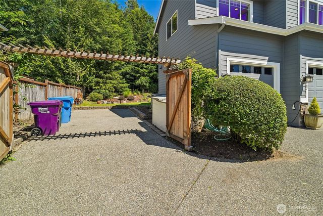 7333 N Creek Loop, Gig Harbor, WA 98335