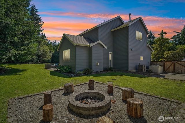 7333 N Creek Loop, Gig Harbor, WA 98335
