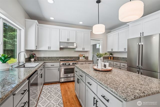 7333 N Creek Loop, Gig Harbor, WA 98335