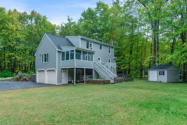 25 OAKRIDGE Road, Sandown, NH 03873