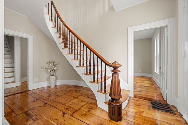 37 School Street, Merrimac, MA 01860