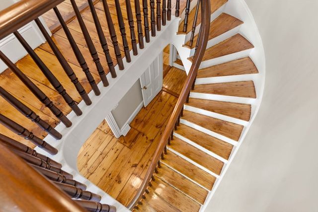 37 School Street, Merrimac, MA 01860