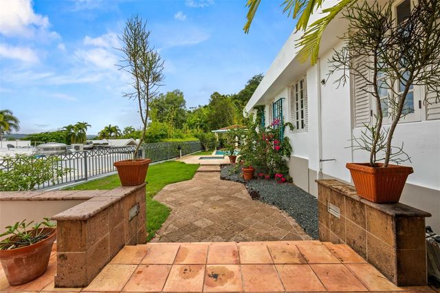 201 REY GUSTAVO, LA VILLA DE TORRIMAR, Guaynabo, PR 00969