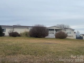 4 English Oaks Drive, Candler, NC 28715