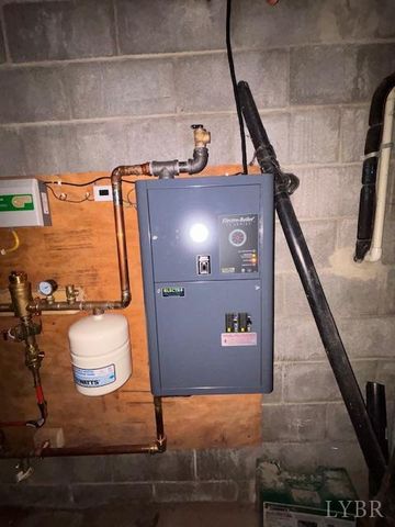 679 Woodline Drive, Concord, VA 24538