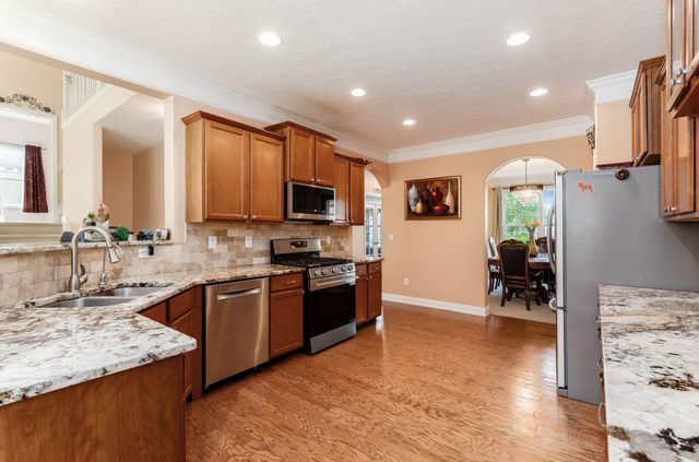1811 Ivy Street, Lewis Center, OH 43035