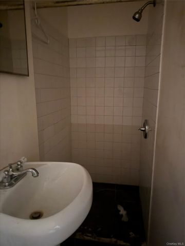 2928 Fenton Avenue, Bronx, NY 10469