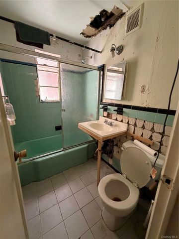 2928 Fenton Avenue, Bronx, NY 10469