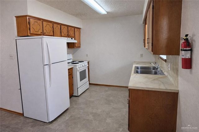 5102 W Schunior Street, Edinburg, TX 78541