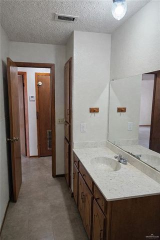 5102 W Schunior Street, Edinburg, TX 78541