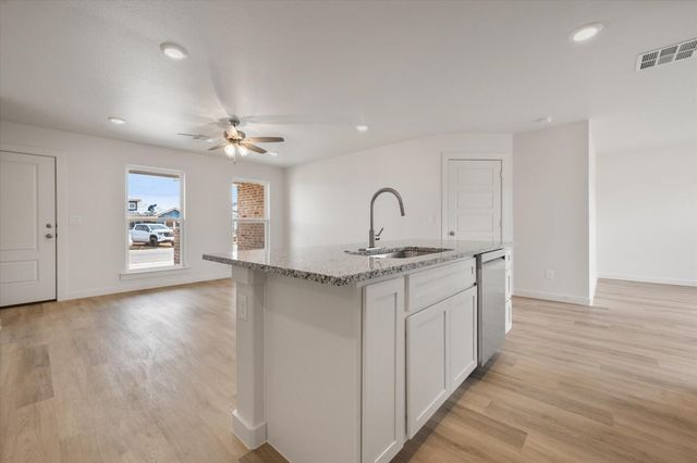 13816 Fremont Avenue, Lubbock, TX 79423