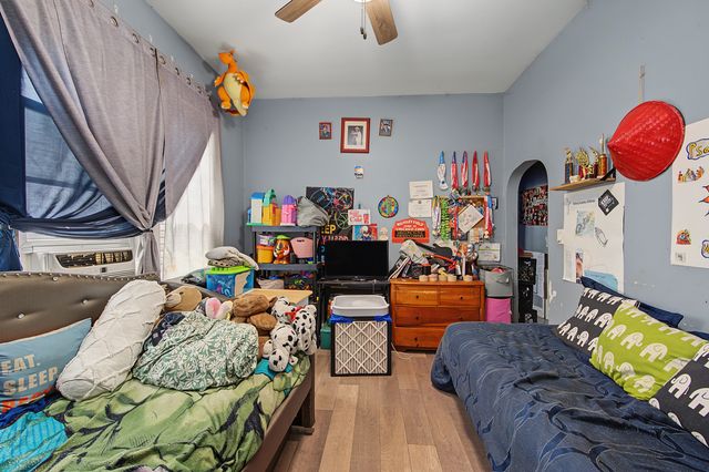 13412 S Brandon Avenue, Chicago, IL 60633