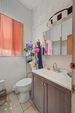 13412 S Brandon Avenue, Chicago, IL 60633