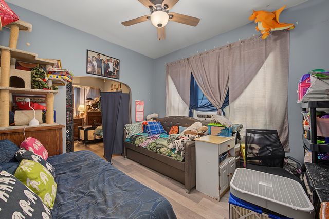 13412 S Brandon Avenue, Chicago, IL 60633