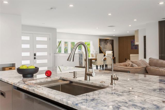 631 HARBOR ISLAND, Clearwater Beach, FL 33767