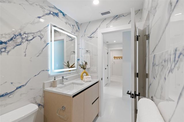 631 HARBOR ISLAND, Clearwater Beach, FL 33767