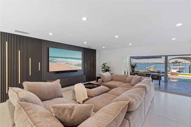 631 HARBOR ISLAND, Clearwater Beach, FL 33767