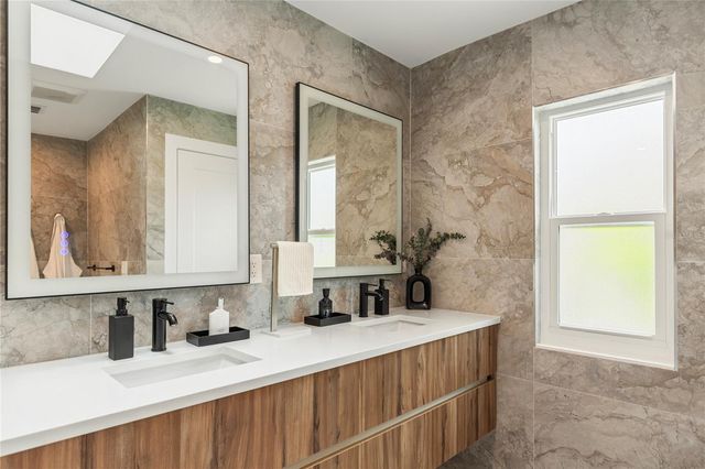 631 HARBOR ISLAND, Clearwater Beach, FL 33767