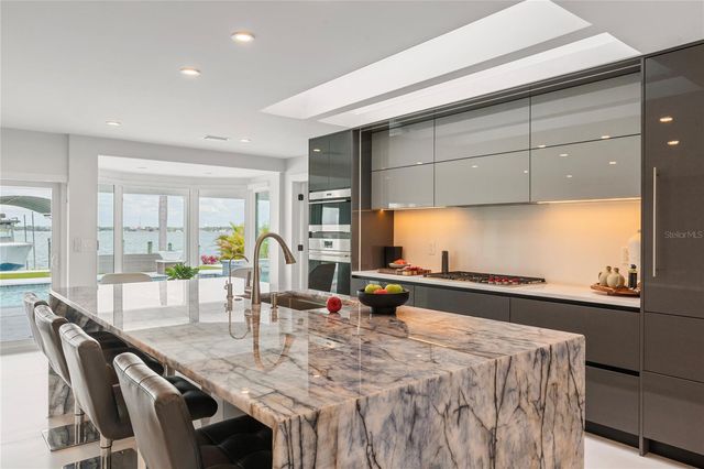 631 HARBOR ISLAND, Clearwater Beach, FL 33767