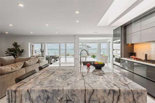 631 HARBOR ISLAND, Clearwater Beach, FL 33767