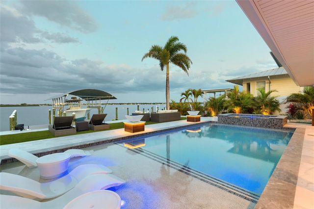 631 HARBOR ISLAND, Clearwater Beach, FL 33767