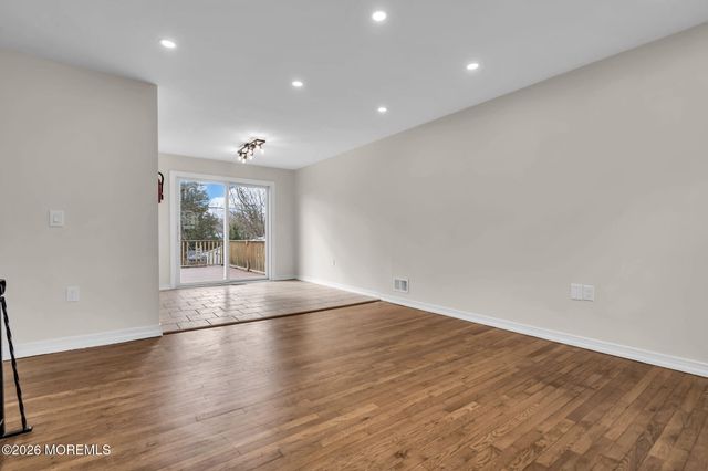 7 Spruce Terrace, Jackson, NJ 08527