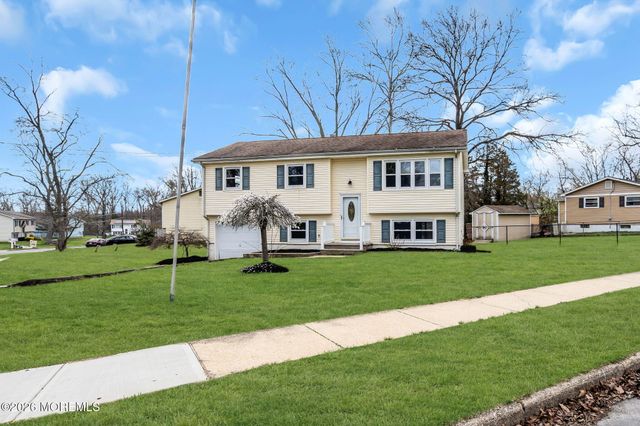 7 Spruce Terrace, Jackson, NJ 08527