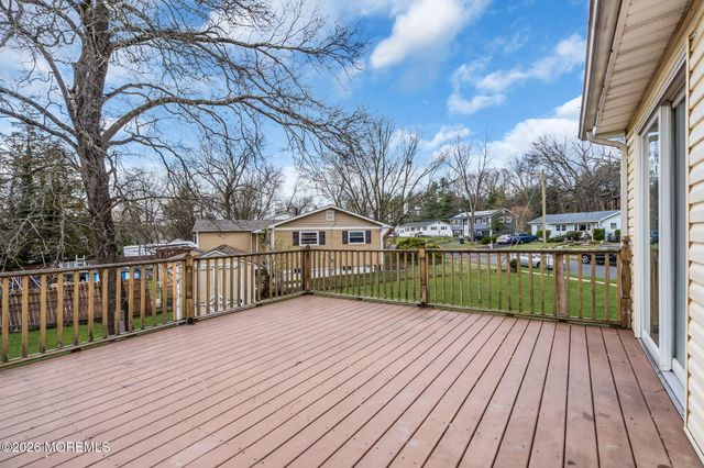 7 Spruce Terrace, Jackson, NJ 08527