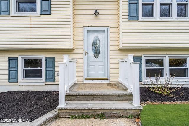 7 Spruce Terrace, Jackson, NJ 08527