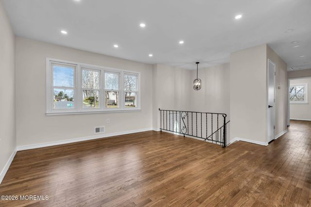 7 Spruce Terrace, Jackson, NJ 08527