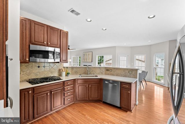 803 KENNETH PL SE, Leesburg, VA 20175