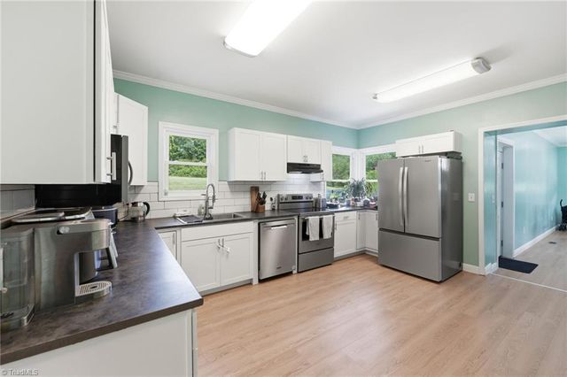 2016 Haw River Hopedale Road, Burlington, NC 27217